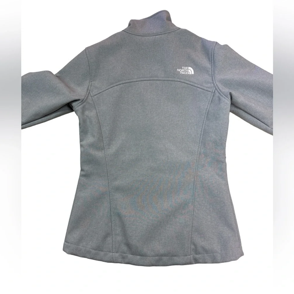The North Face Softshell Grey/White Zippered Windwall Jacket Fall/Spring…